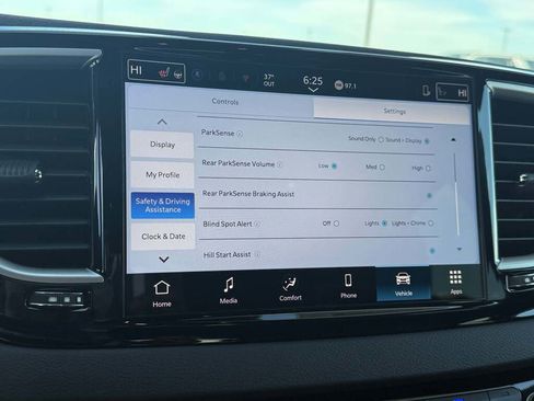 New 2026 Chrysler Voyager LX image 31