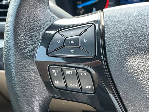 Used 2018 Ford Explorer XLT FWD image 13