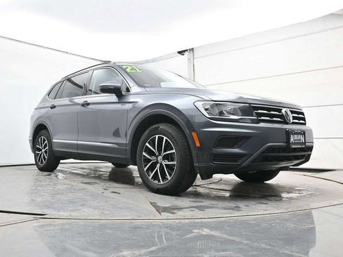 Used 2021 Volkswagen Tiguan SE w/ Panoramic Sunroof Package AWD/4WD image 14