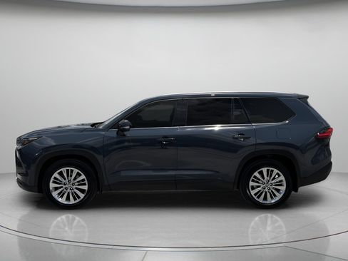 Used 2024 Toyota Grand Highlander AWD image 5