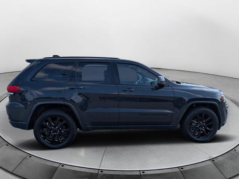 Used 2018 Jeep Grand Cherokee Altitude AWD/4WD image 2