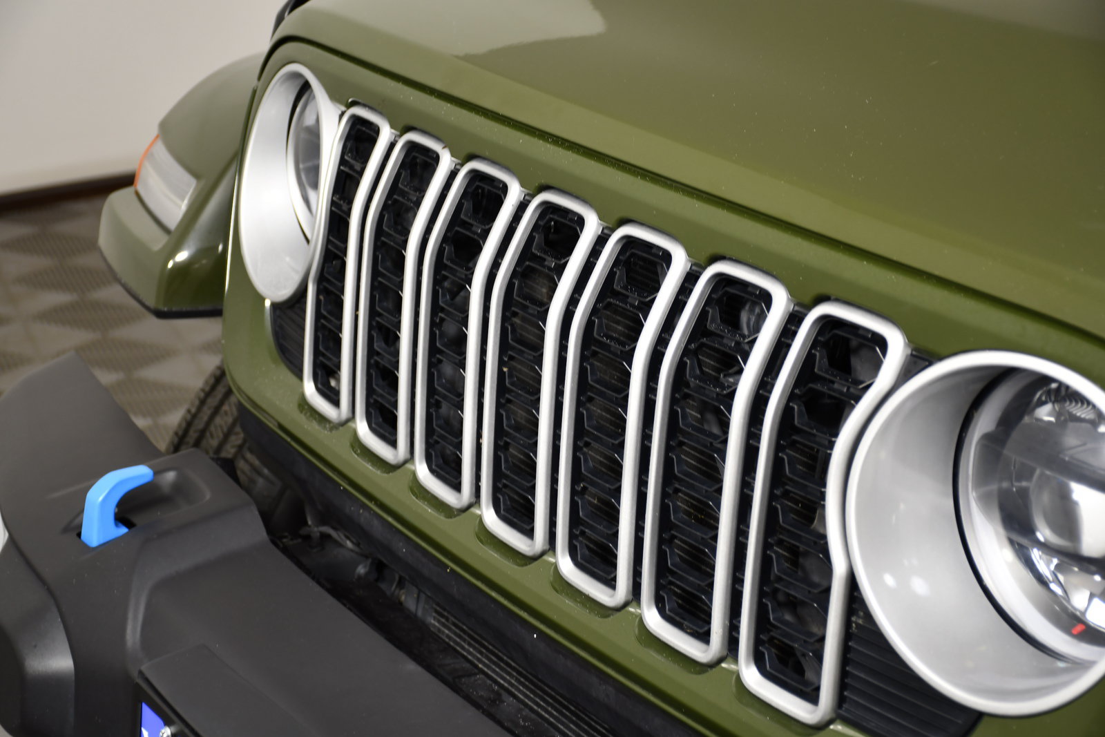 Used 2024 Jeep Wrangler Unlimited Sahara AWD/4WD image 11