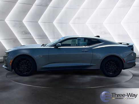 Used 2020 Chevrolet Camaro SS RWD image 2