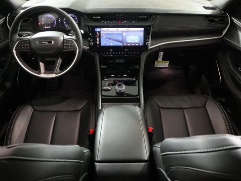 New 2026 Jeep Grand Cherokee Limited image 15