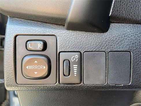 Used 2017 Toyota Corolla SE image 16