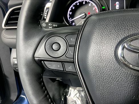 Used 2024 Toyota Camry SE w/ Cold Weather Package FWD image 18