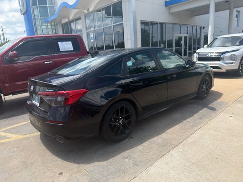 Used 2024 Honda Civic Sport image 2