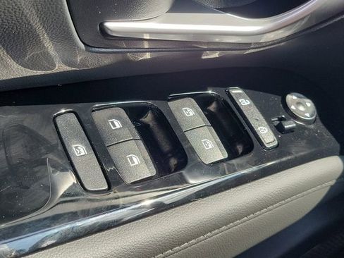 Used 2024 Hyundai Tucson Limited image 16