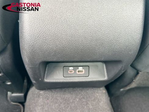 Used 2025 Nissan Altima 2.5 SV FWD image 32