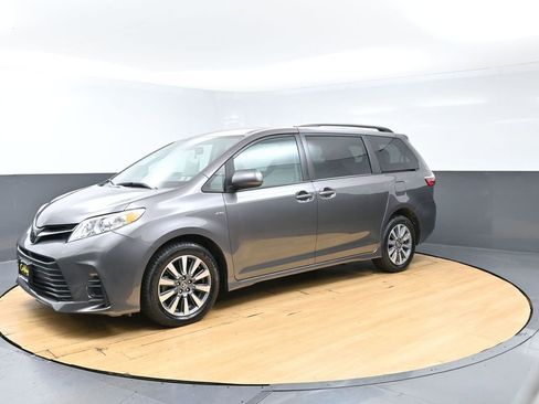 Used 2020 Toyota Sienna LE AWD/4WD image 7