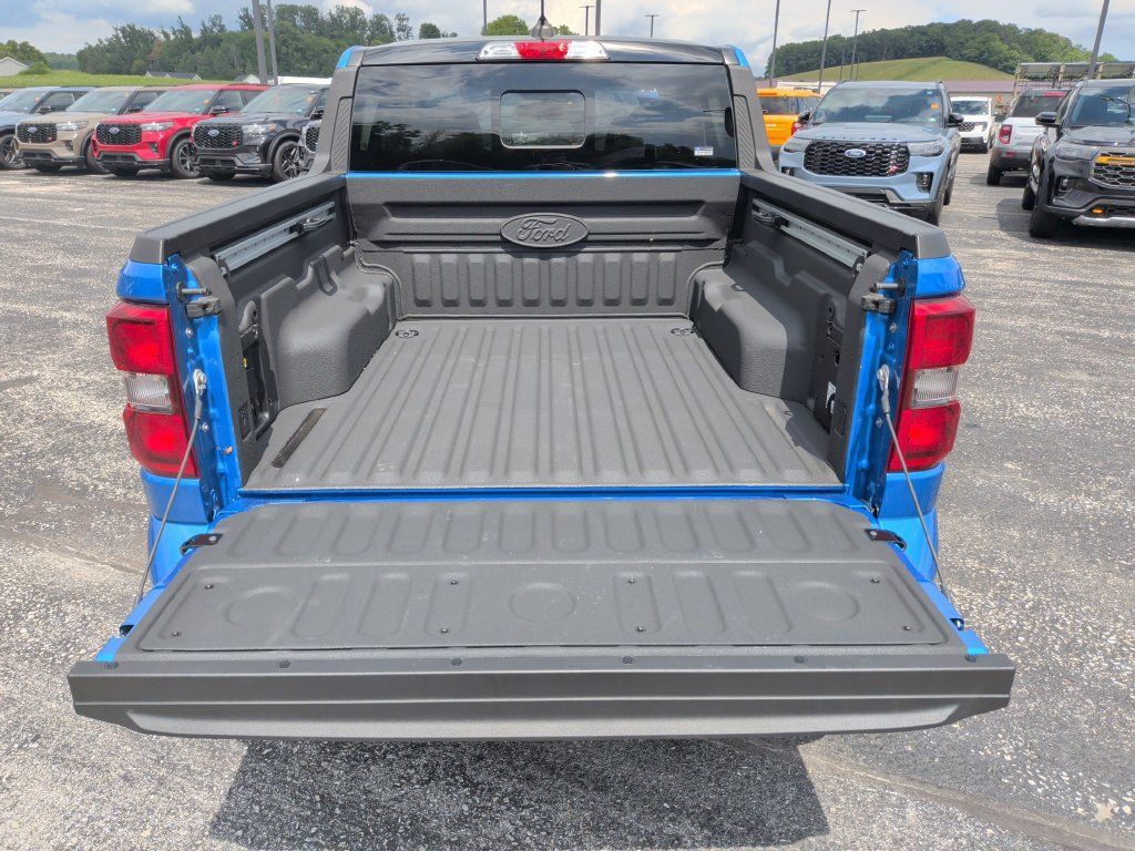 Used 2025 Ford Maverick Lobo AWD/4WD image 11