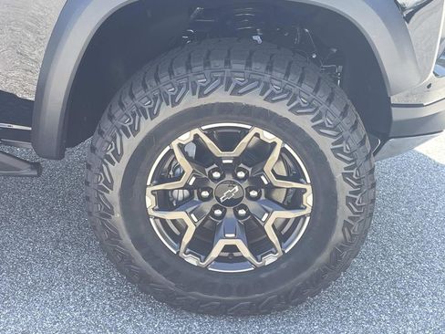New 2026 Chevrolet Colorado ZR2 w/ Technology Package AWD/4WD image 12