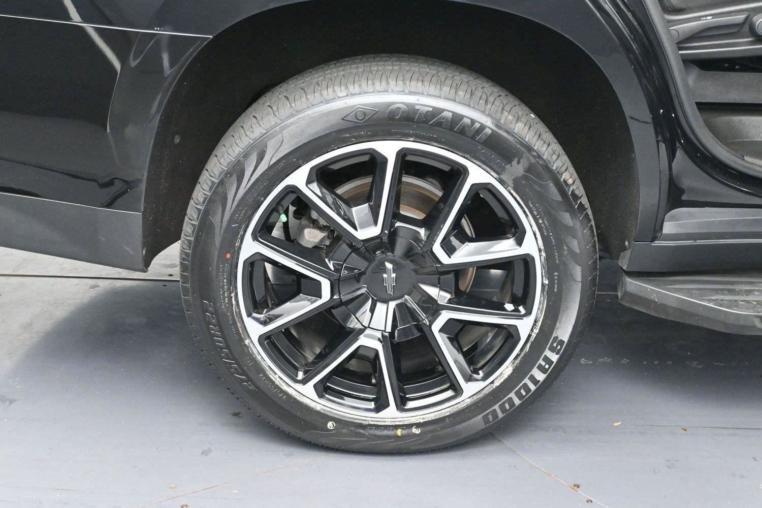 Used 2024 Chevrolet Tahoe RST w/ Luxury Package AWD/4WD image 41