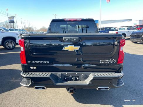 Used 2024 Chevrolet Silverado 1500 High Country w/ Technology Package image 4