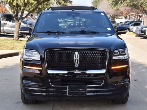 Certified 2024 Lincoln Navigator Reserve image 3