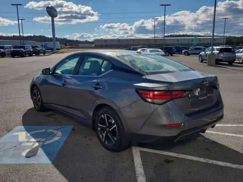 Used 2024 Nissan Sentra SV image 5