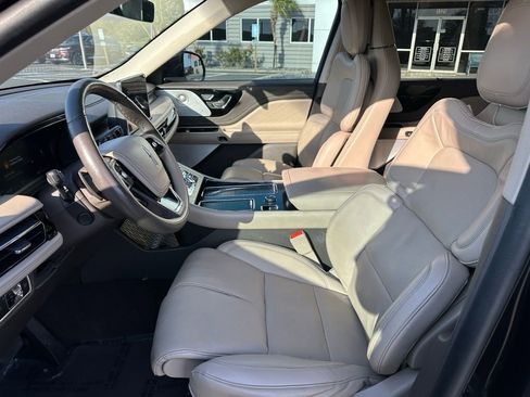 Used 2022 Lincoln Aviator Reserve w/ Equipment Group 201A image 11
