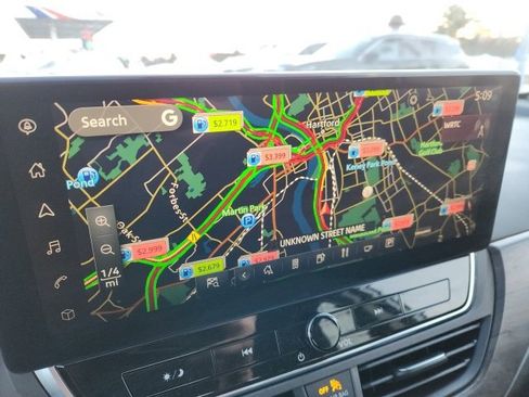 Used 2024 Nissan Altima 2.5 SV w/ SV Premium Package image 14