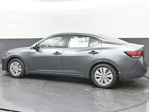 Certified 2025 Nissan Sentra S image 5