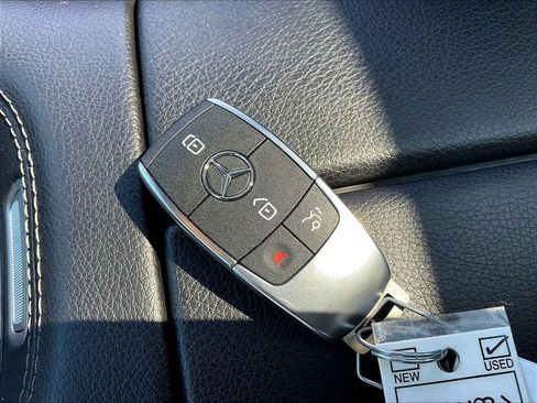 Used 2024 Mercedes-Benz GLE 350 4MATIC image 36