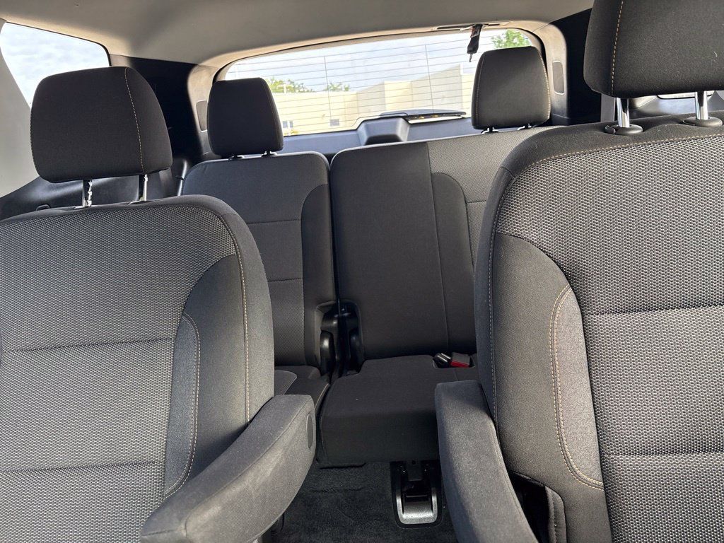 Used 2021 Chevrolet Traverse LT w/ LPO, Floor Liner Package AWD/4WD image 18