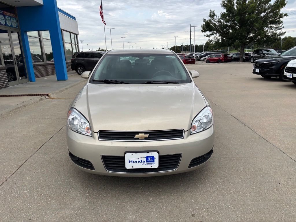 Used 2011 Chevrolet Impala LT FWD image 2