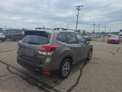 Used 2023 Subaru Forester Premium AWD/4WD image 4
