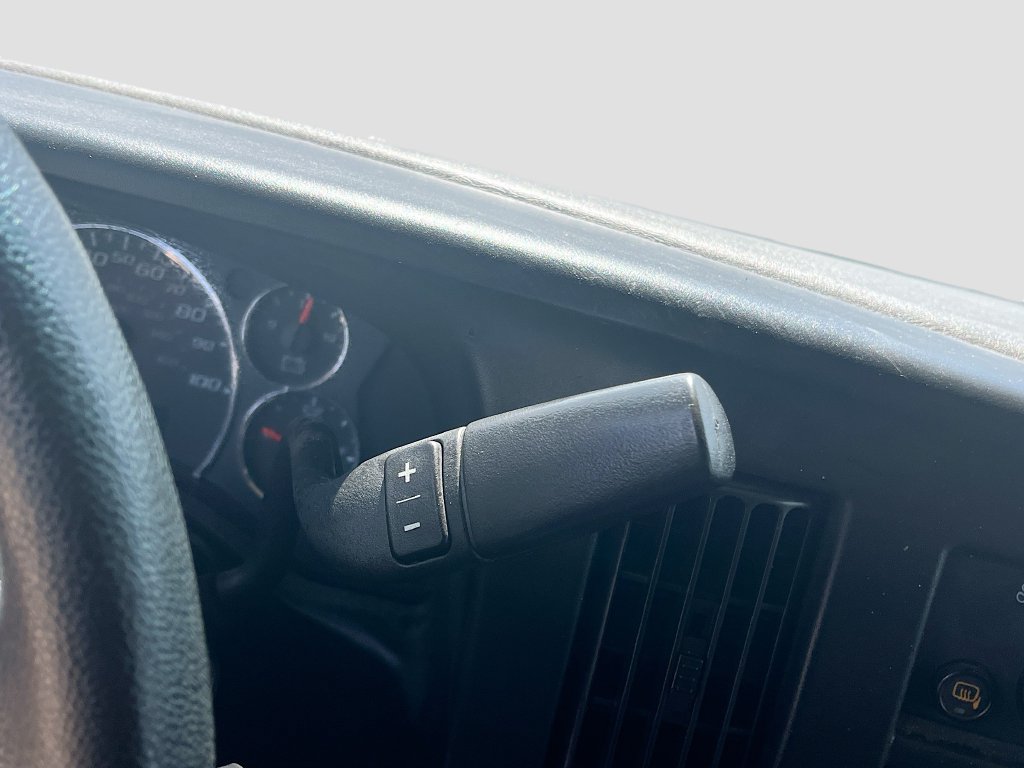 Used 2025 GMC Savana 3500 Extended RWD image 16