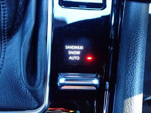 New 2026 Jeep Compass Limited image 25