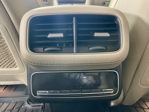 Used 2021 Mercedes-Benz GLS 580 4MATIC image 23