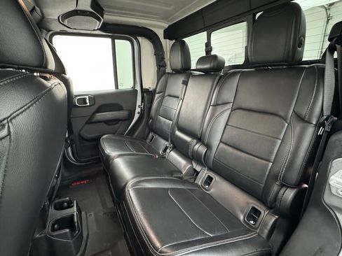 Used 2020 Jeep Gladiator Overland AWD/4WD image 42