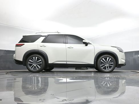 Used 2022 Nissan Pathfinder Platinum w/ Cargo Package image 45