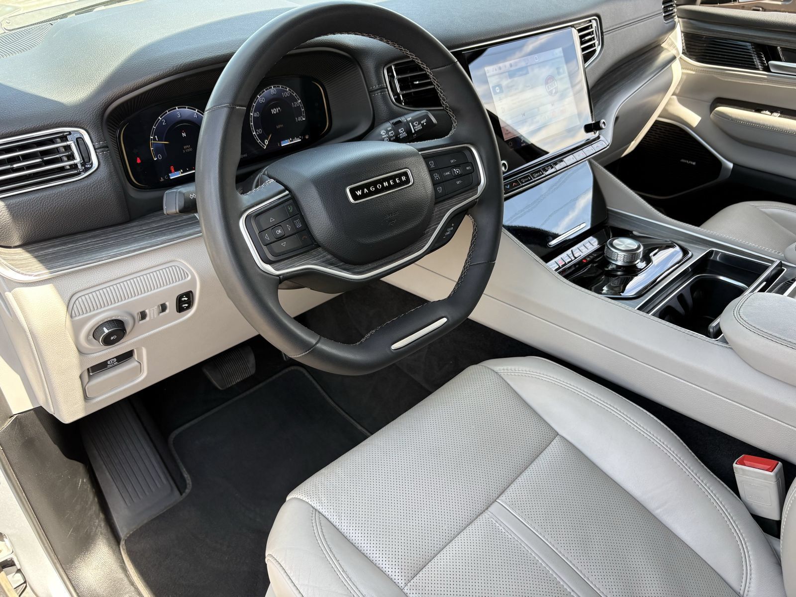 Used 2024 Jeep Wagoneer Series II w/ Flexible Seating Group RWD image 23