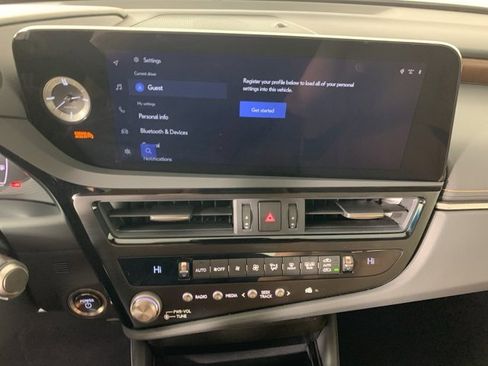 Used 2025 Lexus ES 300h w/ Premium Package image 26