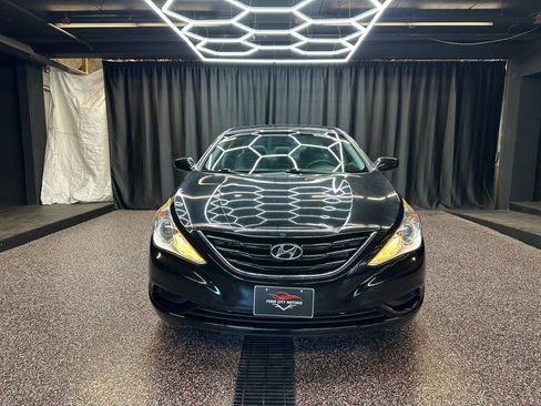 Used 2012 Hyundai Sonata GLS w/ Popular Equipment Pkg FWD image 2