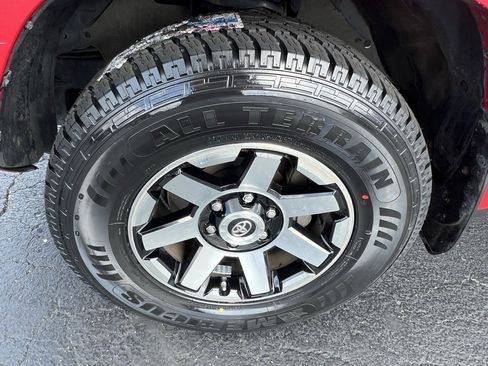 Used 2020 Toyota 4Runner TRD Off-Road image 13