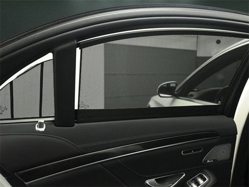 Used 2020 Mercedes-Benz S 560 4MATIC Sedan image 13