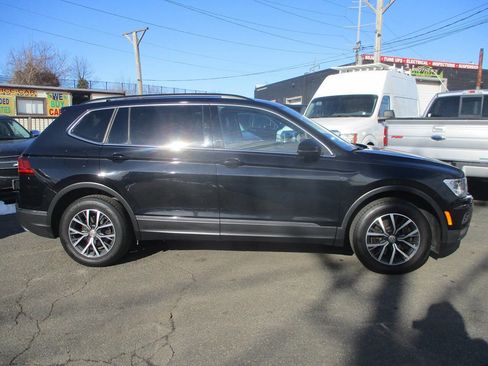 Used 2018 Volkswagen Tiguan SE image 5