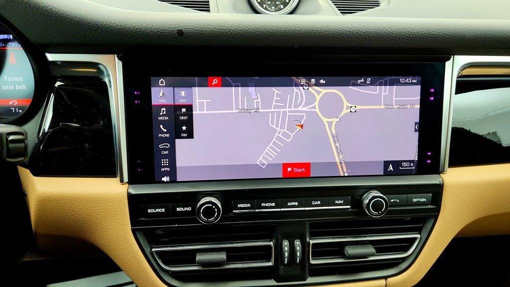 Used 2021 Porsche Macan AWD/4WD image 19