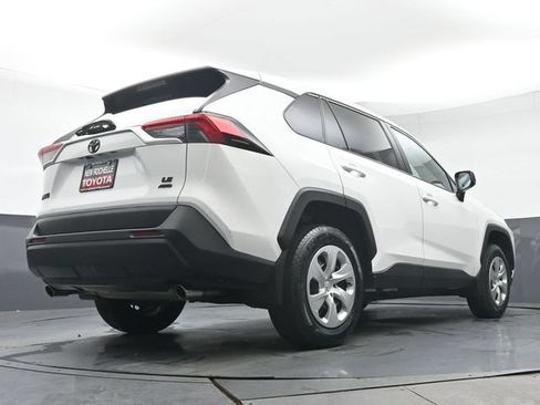 Used 2023 Toyota RAV4 LE AWD/4WD image 32
