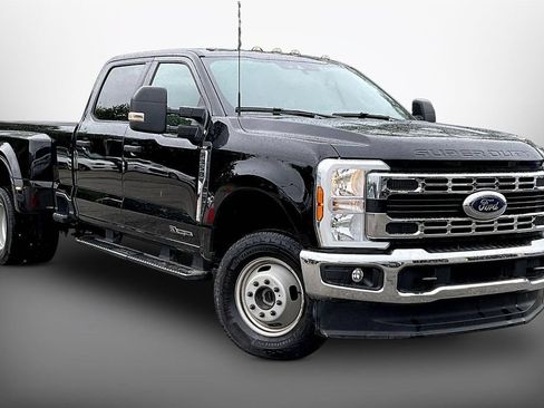 Used 2025 Ford F350 XLT AWD/4WD image 3