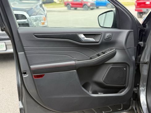 Used 2022 Ford Escape SEL w/ SEL Stealth AWD Package image 13