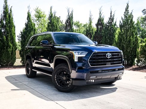 Used 2024 Toyota Sequoia SR5 w/ SR5 Premium Package image 2