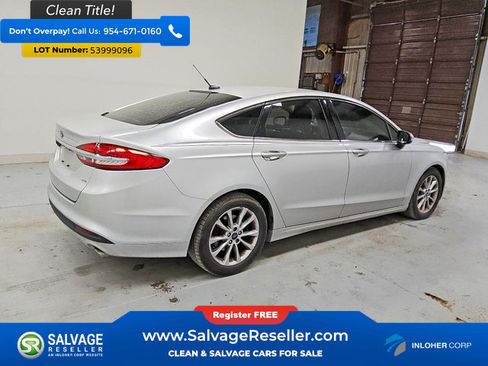 Used 2017 Ford Fusion SE FWD image 4