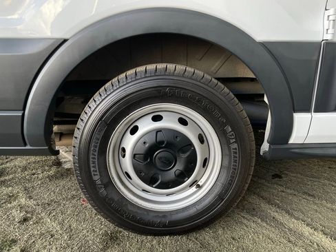 Used 2017 Ford Transit 150 XL image 10