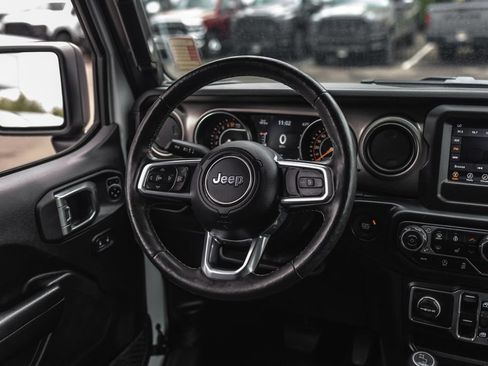 Used 2020 Jeep Gladiator Sport w/ Quick Order Package 24S AWD/4WD image 16