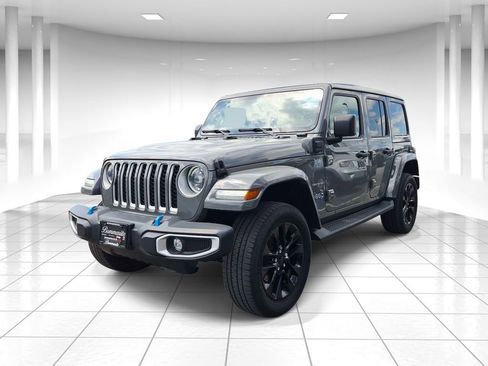 Used 2023 Jeep Wrangler Unlimited Sahara w/ Cold Weather Group image 7
