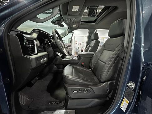 Used 2025 GMC Sierra 2500 Denali w/ Denali Reserve Package AWD/4WD image 12