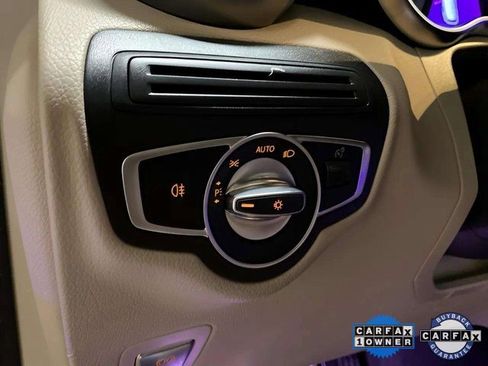 Used 2021 Mercedes-Benz GLC 300 image 36