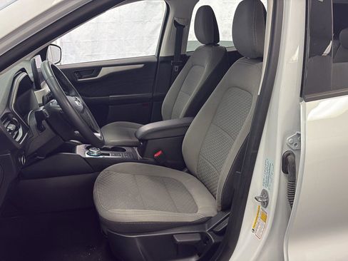 Used 2022 Ford Escape SE w/ Cold Weather Package image 19